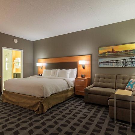 Towneplace Suites By Marriott Belleville Bagian luar foto