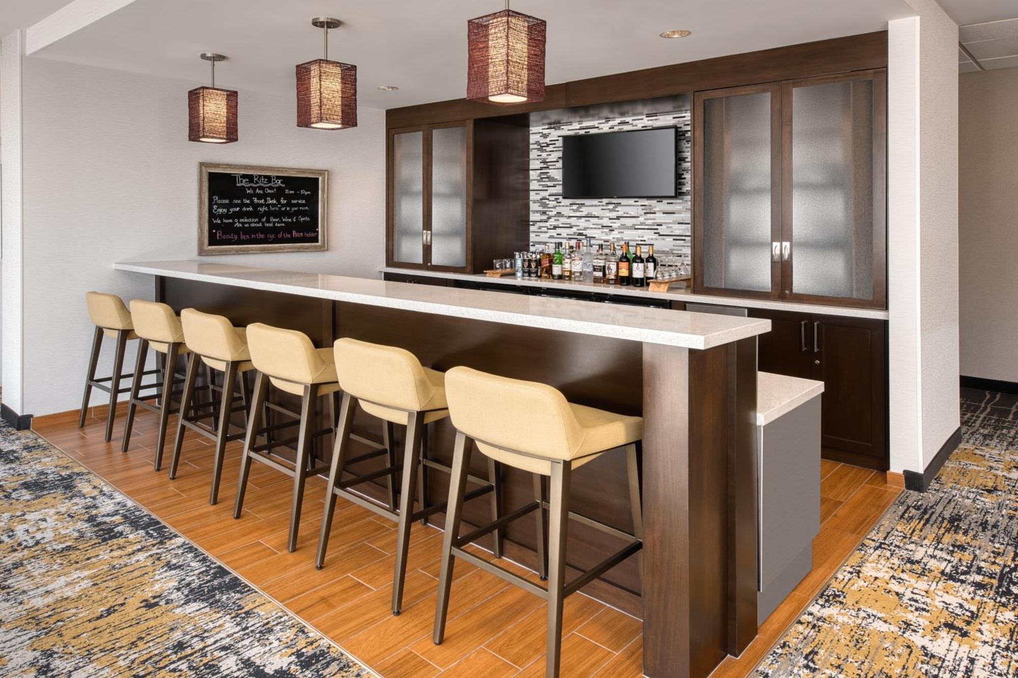 Towneplace Suites By Marriott Belleville Bagian luar foto