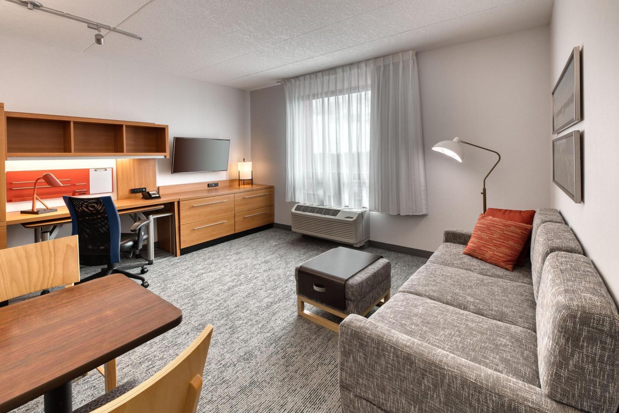 Towneplace Suites By Marriott Belleville Bagian luar foto