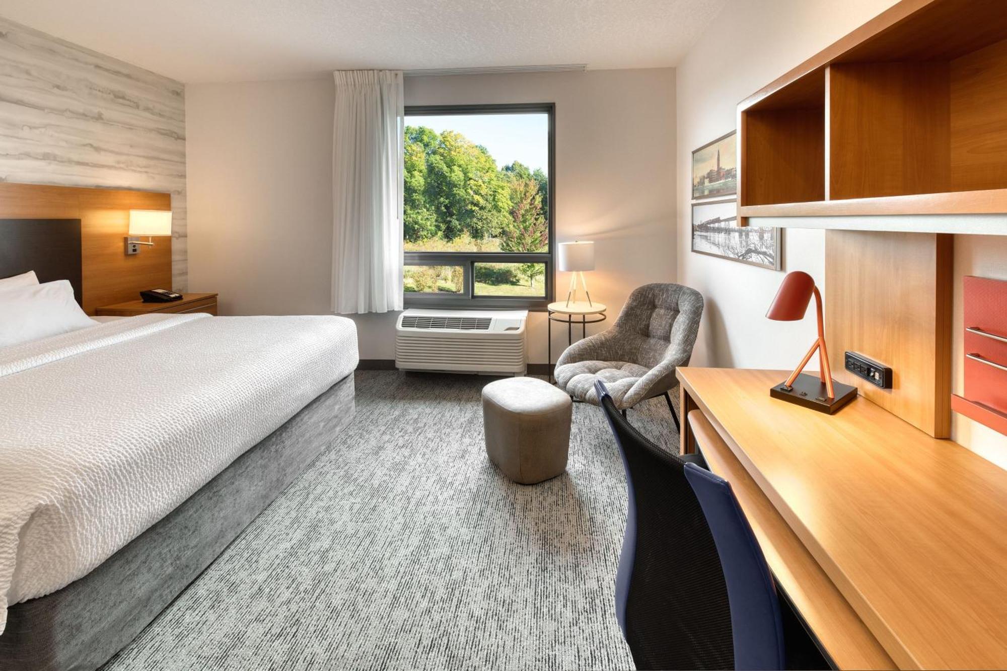 Towneplace Suites By Marriott Belleville Bagian luar foto