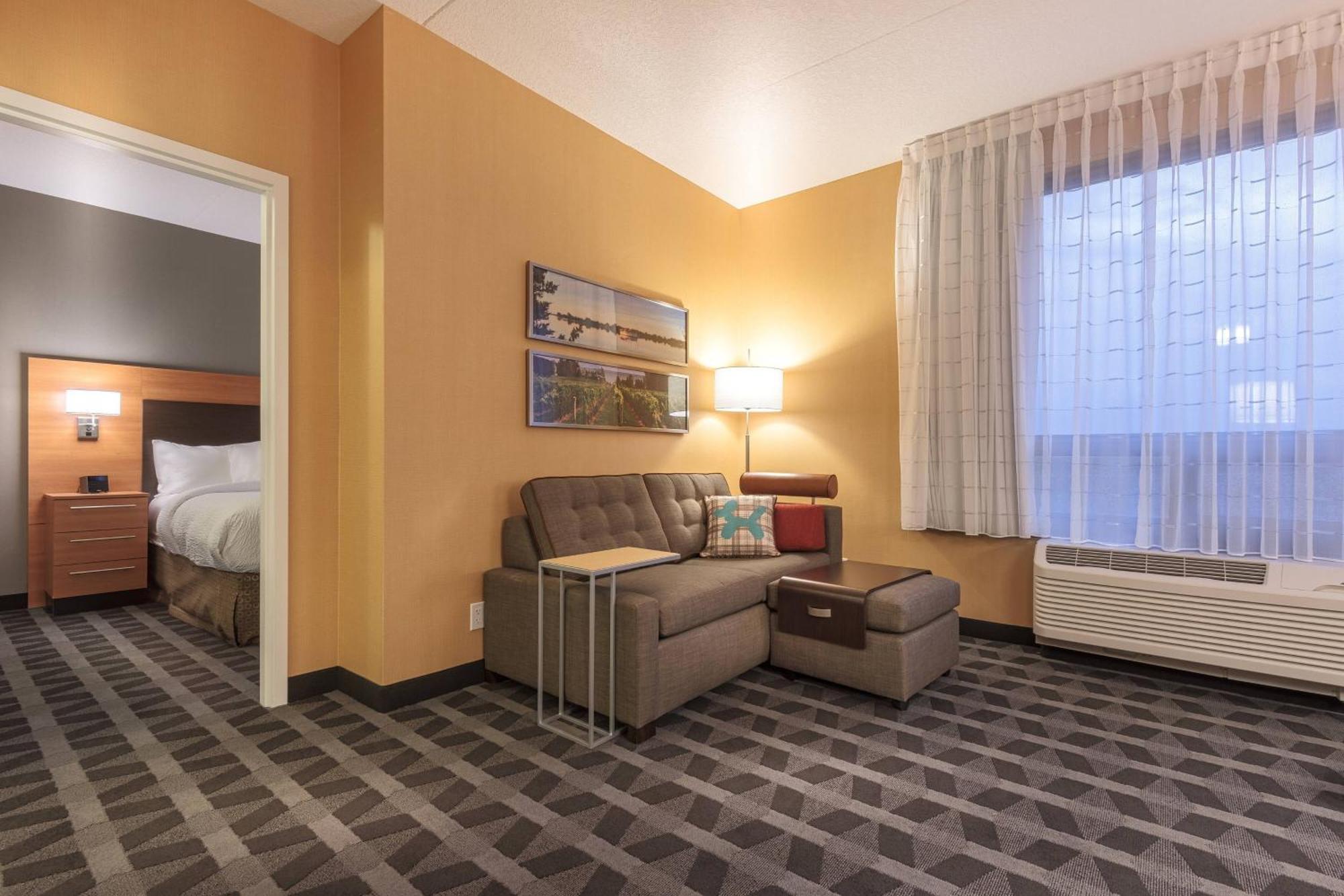 Towneplace Suites By Marriott Belleville Bagian luar foto